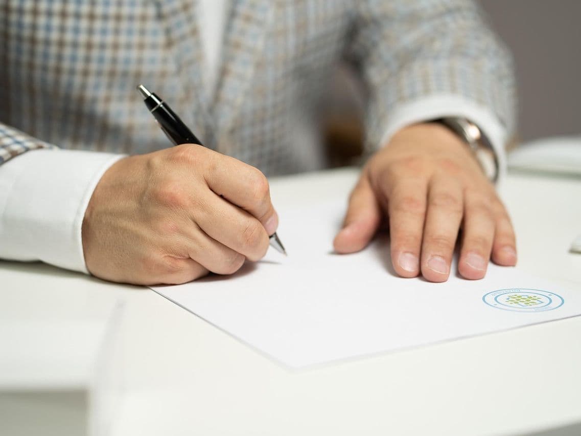 Comparing business software options against requirements